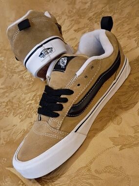 VANS  Tan Suede Old Skool Sneakers with Black Side Stripe Men's 7.5 Women's 9.0